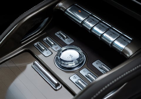 A crystal-inspired volume knob is shown in the center floor console of a 2024 Lincoln Nautilus® SUV. | Pugmire Lincoln of Marietta in Marietta GA